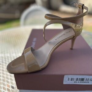 Via Spiga Beige Patent Heels
